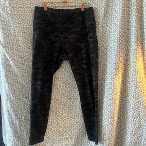 Danskin Performance Black & Gray Camo High Waist Super Soft Legging.